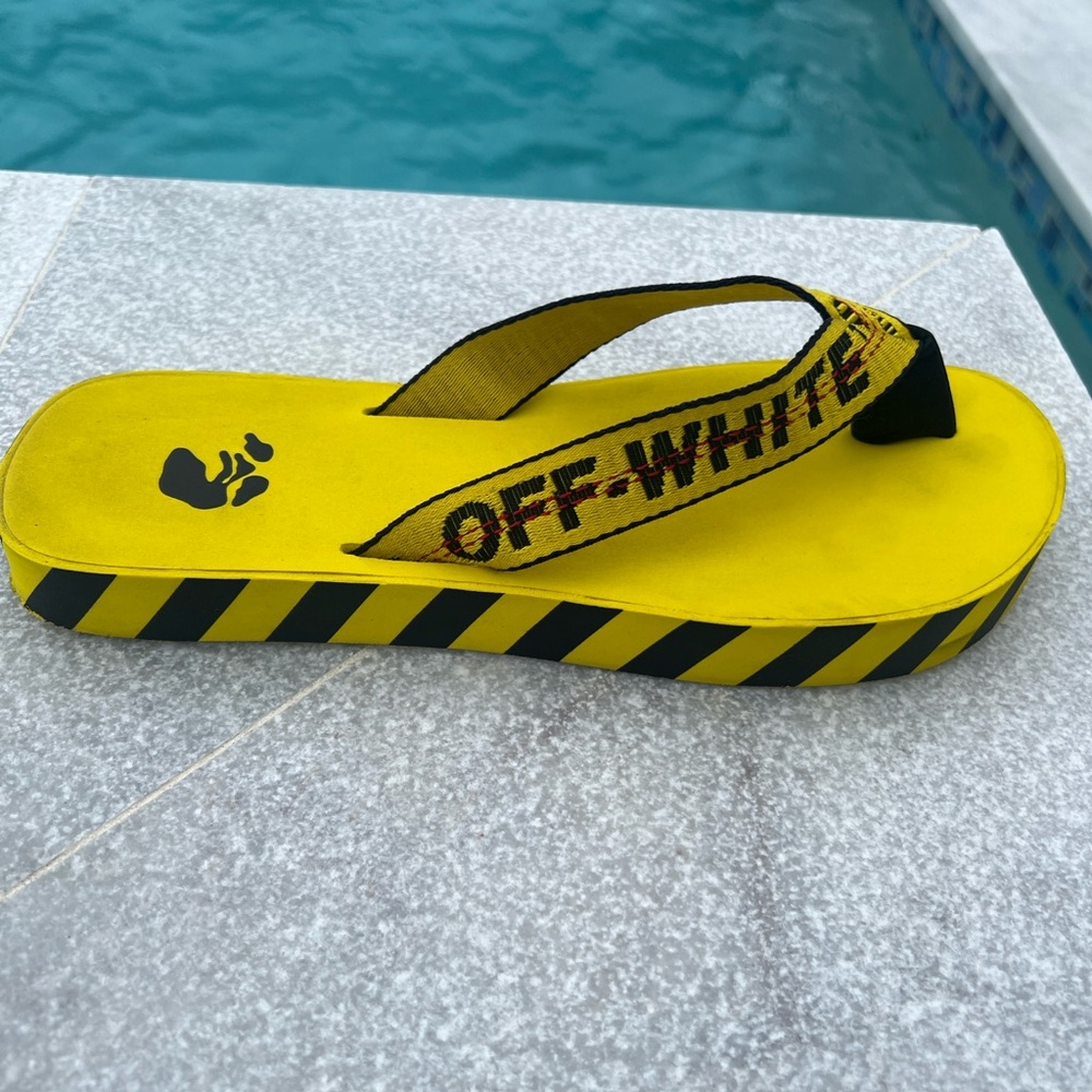 Off-White Industrial Belt Flip Flop🚧 - Picture 4 of 8